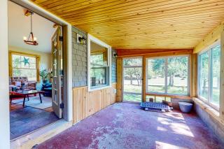 Coos Canyon Lodge - - 1