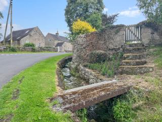 Yelt Cottage - 1