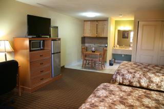 Coach Light Inn - Brenham - 2
