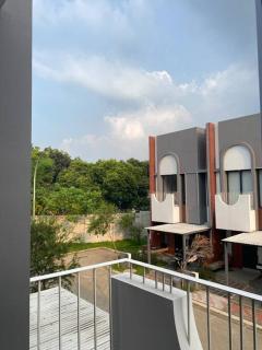 2BR HOUSE Happystay at FREJA BSD lalerooms close to ICE BSD find us on ig lalerooms - 3