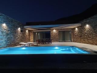 Gray and Blue - Andros - 4