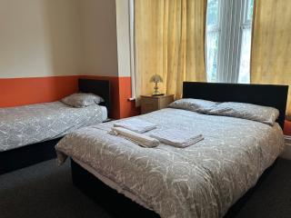 Malvern Lodge Guest House- Close to Beach, Train Station & Southend Airport - Southend-on-Sea - 9