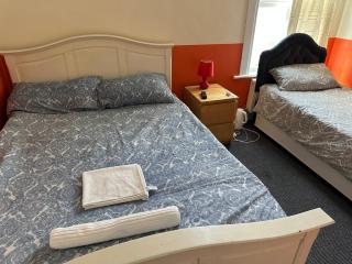 Malvern Lodge Guest House- Close to Beach, Train Station & Southend Airport - Southend-on-Sea - 7