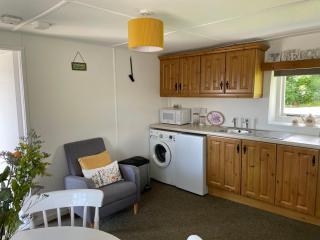 Anne’s Thatched Cottage - 6