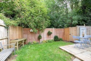 Stunning 6 Bed 3 Bath Detached Home in Cheltenham - Golden Valley - 6