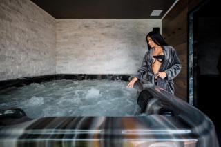 Backyard Jacuzzi House - Oradea - 9