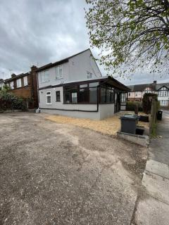 6 Bed 6 Bath House Fantastic for contractors & Groups - 4