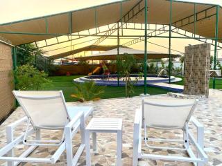 Luxury Farm 2 with Swimming Pool - Al Rahba - 9
