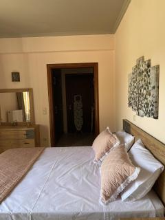 House with Garden in Peratata - 10' from City Center - 1