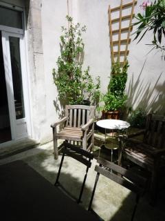 Appartement Avignon centre intra muros Cour extérieure Parking privé gratuit - Avignon - 3