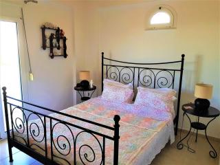 Ioanna's Villa 10 minutes walking from sea - Gra Liyiá - 1