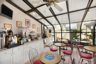 Super 8 by Wyndham Lancaster - Lancaster - 6