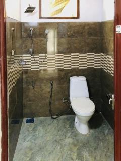 Saki Villa, boat tours & sea food with rotti - 1