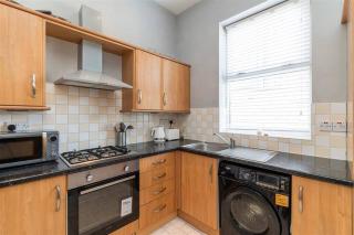 Modern Stylish Jesmond Apartment with parking. - 5
