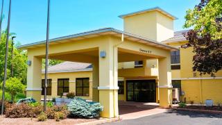 Quality Inn & Suites Oakwood Village - Cleveland South - Oakwood - 9