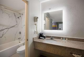 Quality Inn Tallahassee near University - 4