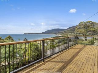 Elevated 3BR, ocean views, pool table, Pirates Bay - Eaglehawk Neck - 1
