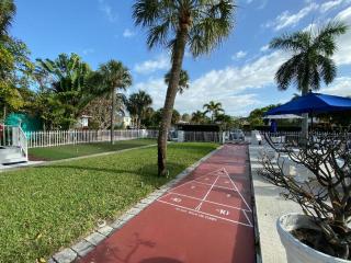 Gulfside Resort. Unit 1 - 8