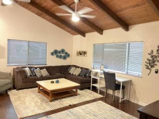 Peaceful, Private Master Bedroom with Own Bath near HILO, with AC! - Keaau - 7