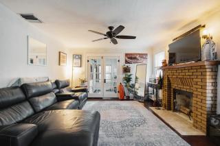 World Solo Travel's Welcomed At St Pete Home - 3