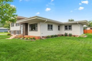 Mid-Century Magic - HUGE Space - Rapid City - 7