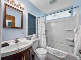 Mid-Century Magic - HUGE Space - Rapid City - 4