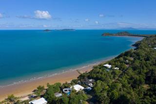Seasons - Beachfront- Amazing views - South Mission Beach - 3