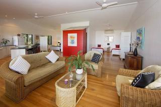 Gecko's Cottage - Absolute Beachfront - Mission Beach - 3