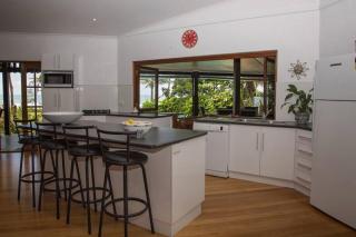 Gecko's Cottage - Absolute Beachfront - Mission Beach - 1