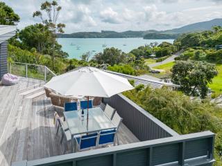Lavish Luxury - Parekura Bay Holiday Home - Rawhiti - 0