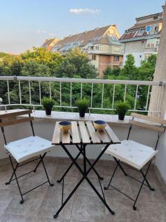 Lugano Couples Quiet Apt w Free Street Parking - Sofia - 7