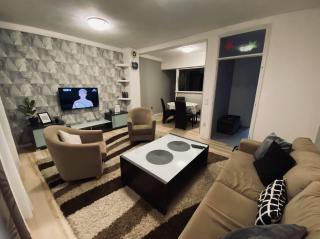 River Bay Apartment Free Parking - Sarajevo - 8