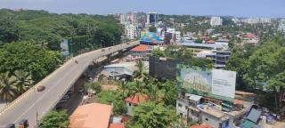Modern Apartment with a pool and gym near Trivandrum railway station - - 1