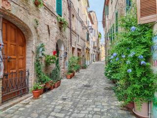Centro Storico - Moderno Bilocale con WiFi e Clima - Iesi - 4