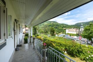 Villa Amalia, centrum Banska Stiavnica, parkovanie pre 2 auta, velka zahrada s krbom, cela Villa Amalia pre 14 osob alebo samostatne nezavisle prve podlazie Villa AMA pre 6 osob alebo samostatne nezavisle podkrovie Villa LIA pre 8 osob,prístup cez PIN-kód - Banská Štiavnica - 7