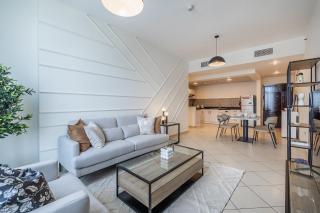 1BDR Apartment I Close To Metro I Marina Diamond 4 - 5