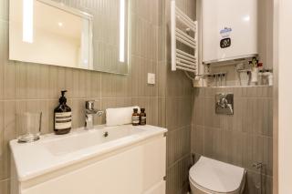 1 BDR Bourse -Opera with AC - Paris - 1