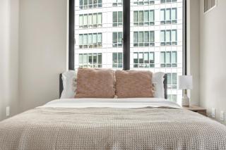 Downtown 1BR w Luxury Amenities Rooftop Views BOS-503 - 3