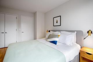 Midtown 1BR w Pool Gym Parking nr Times Sq NYC-378 - New York - 2