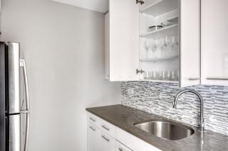 UES 2BR w DM Elevator Gym nr Central Park NYC-918 - 2