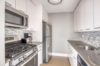 UES 2BR w DM Elevator Gym nr Central Park NYC-918 - New York - 3