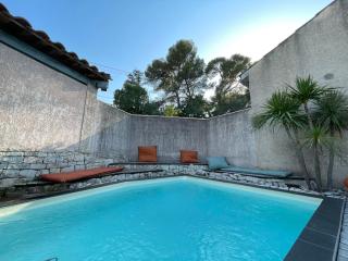 Jolie villa à quelques pas du centre-ville. - Nimes - 9