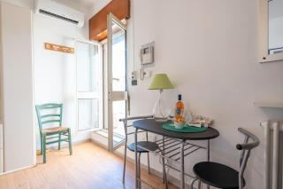 Bright Studio with terrace & parking - Bari - 4
