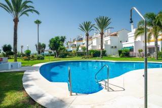 Spacious Beachfront Holiday Home - Estepona - 9