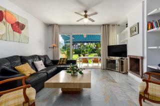 Spacious Beachfront Holiday Home - Estepona - 8