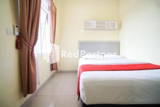Indah Residence Syariah Mitra RedDoorz - Giacarta - 9