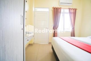Indah Residence Syariah Mitra RedDoorz - Giacarta - 8