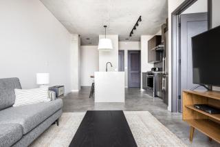 W Loop 1BR w Pool Gym nr Restaurant Row CHI-297 - 0