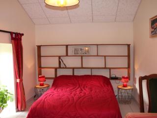 Charmant gîte rénové avec jardin, terrasse, cheminée et wifi - animaux acceptés - FR-1-489-22 - Châtel-de-Neuvre - 2