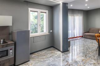 Gold Luxury Flat x4 - Sorrento - 2